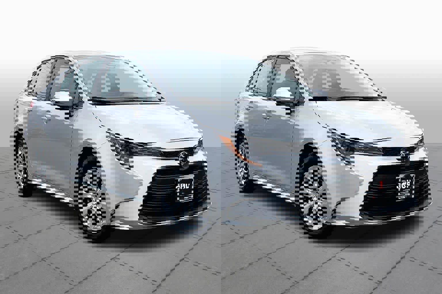 Used 2024 Toyota Corolla LE image 3
