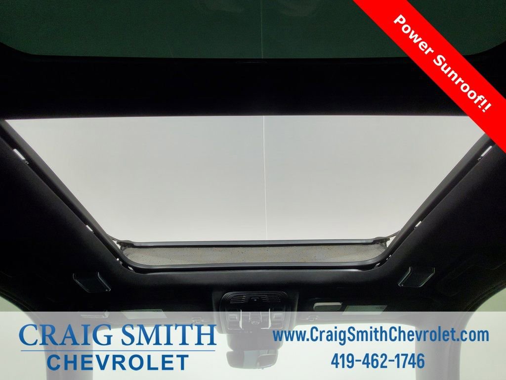 Used 2025 Cadillac Escalade Sport Platinum w/ LPO, ONYX Package image 5