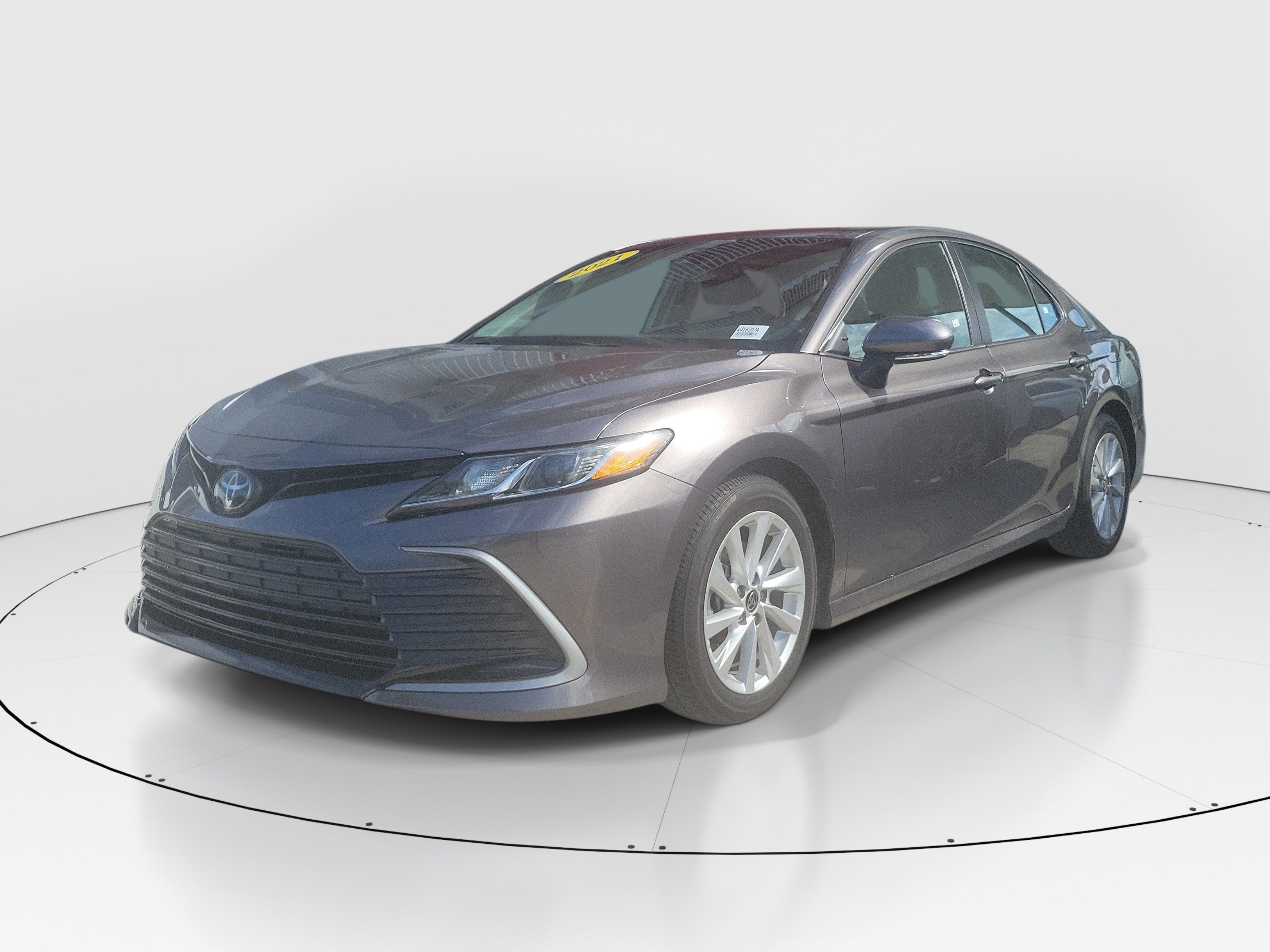 Used 2021 Toyota Camry LE w/ Convenience Package FWD image 3