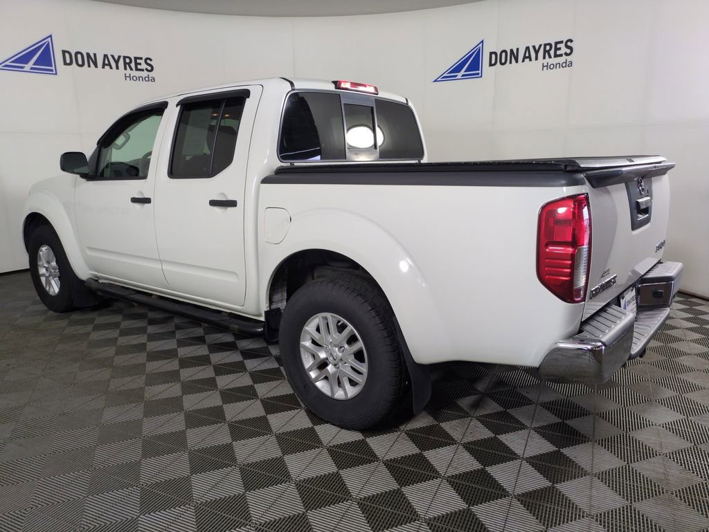 Used 2016 Nissan Frontier SV image 3