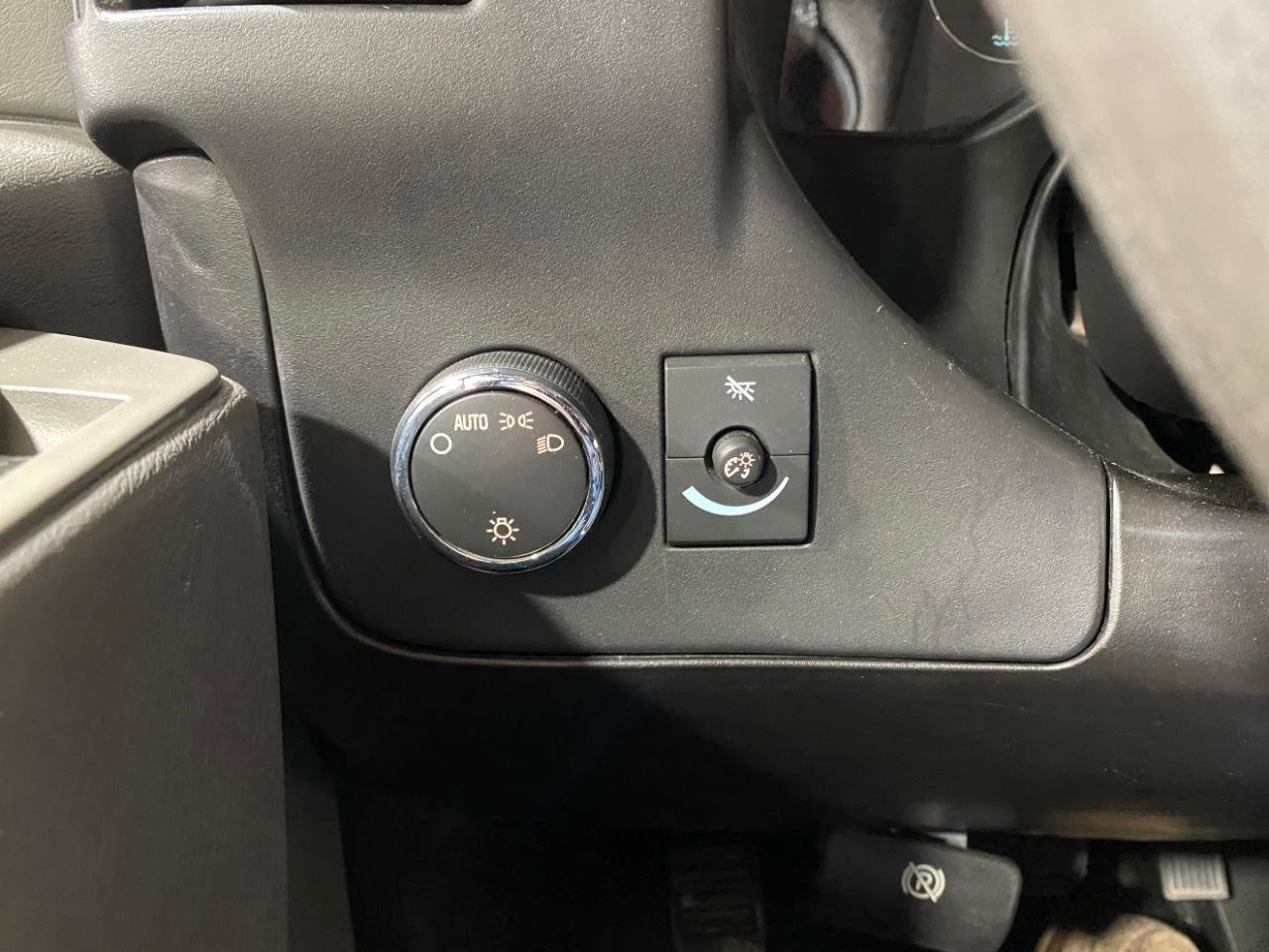 Used 2008 Chevrolet Express 3500 3500 Cargo w/ Chrome Appearance Package image 17