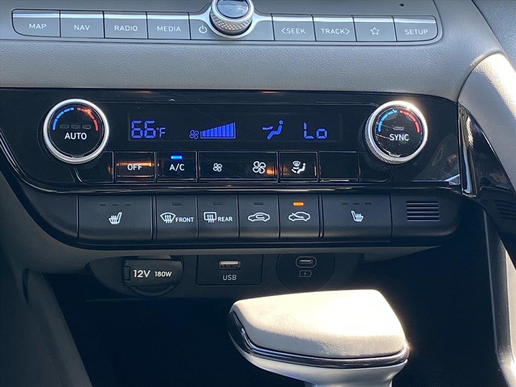 Used 2025 Hyundai Elantra SEL FWD image 10