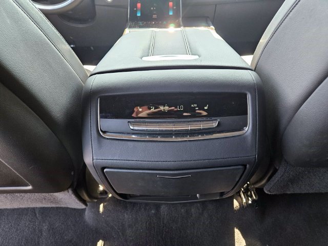 Certified 2026 Cadillac Escalade Luxury AWD/4WD image 9