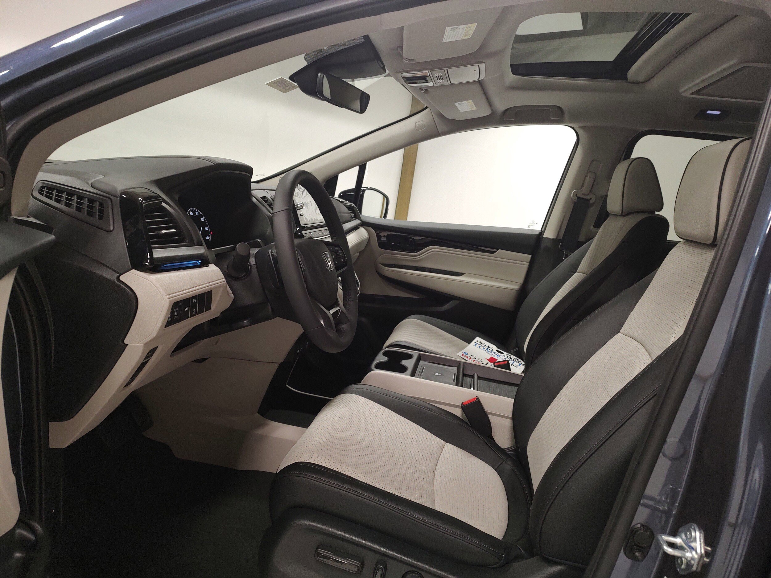 New 2026 Honda Odyssey Elite image 9