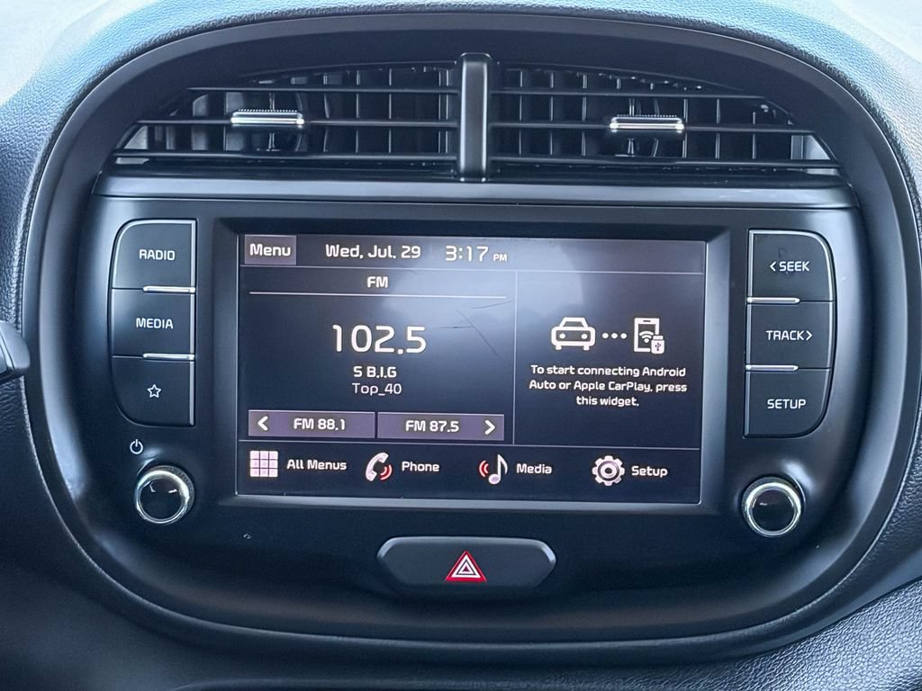 Used 2024 Kia Soul LX w/ Option Group 015 FWD image 16