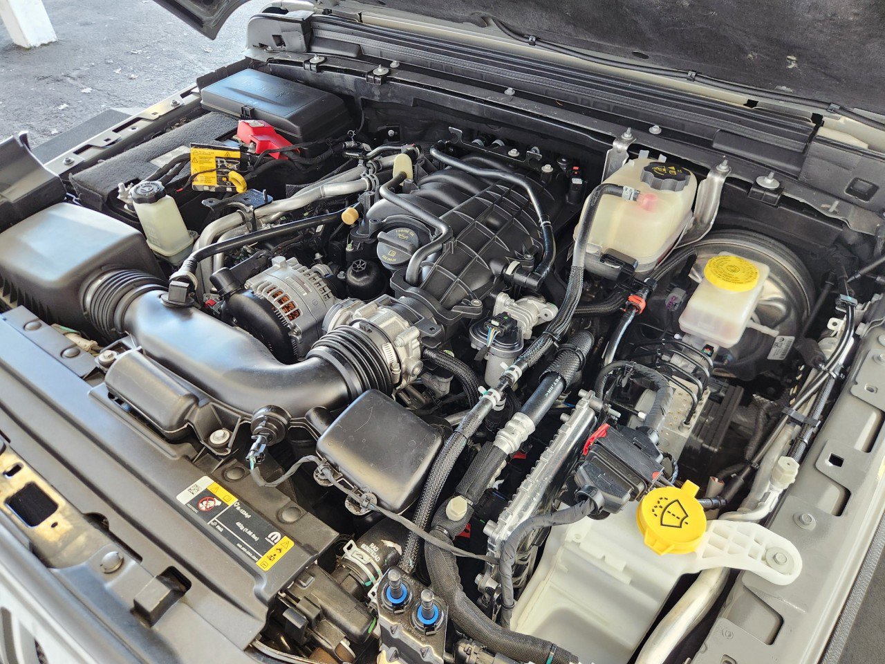 Used 2022 Jeep Wrangler Unlimited Sahara w/ Cold Weather Group image 12