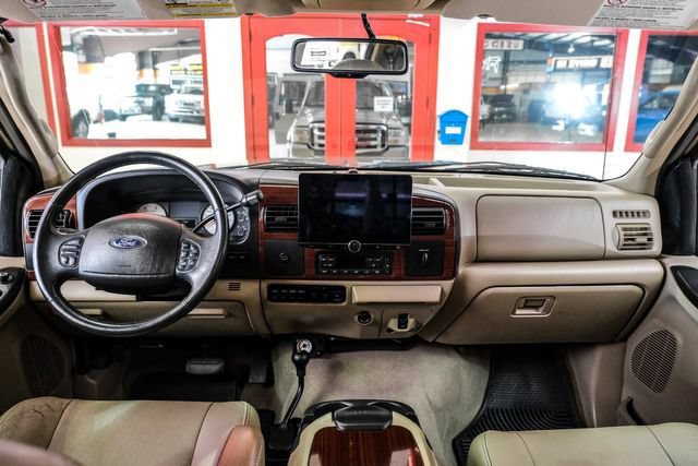 Used 2007 Ford F550 4x4 Crew Cab Super Duty image 14