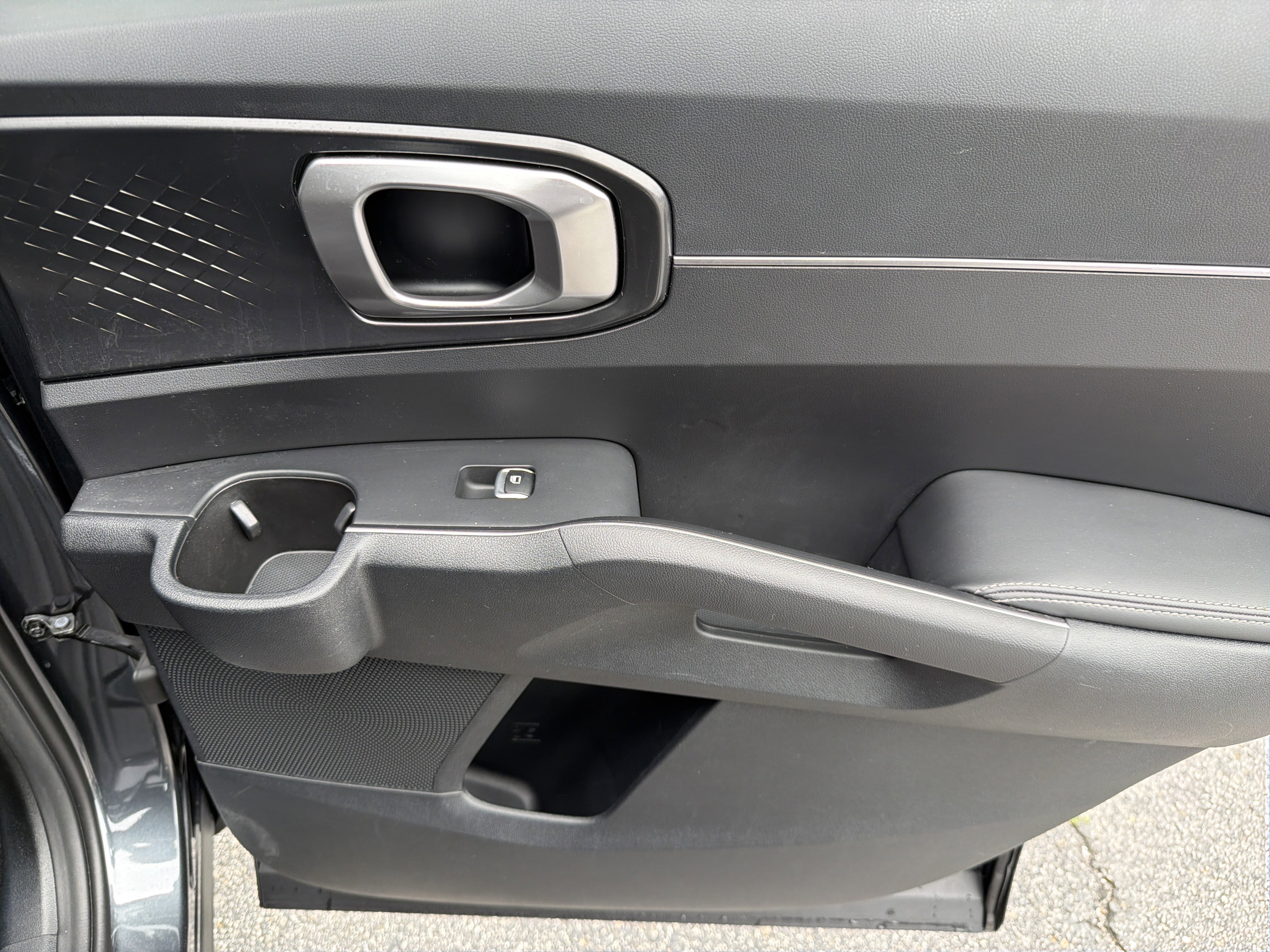 Used 2024 Kia Sorento S w/ Panoramic Sunroof Package FWD image 17