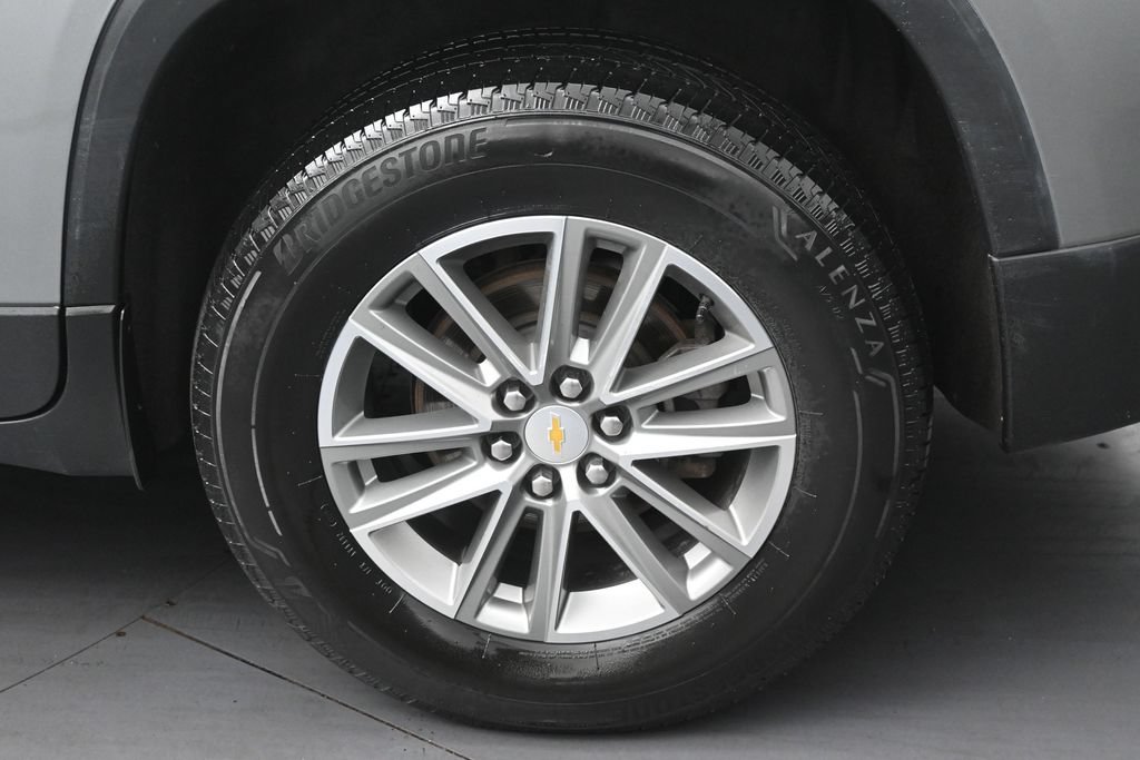 Used 2023 Chevrolet Traverse LT AWD/4WD image 36