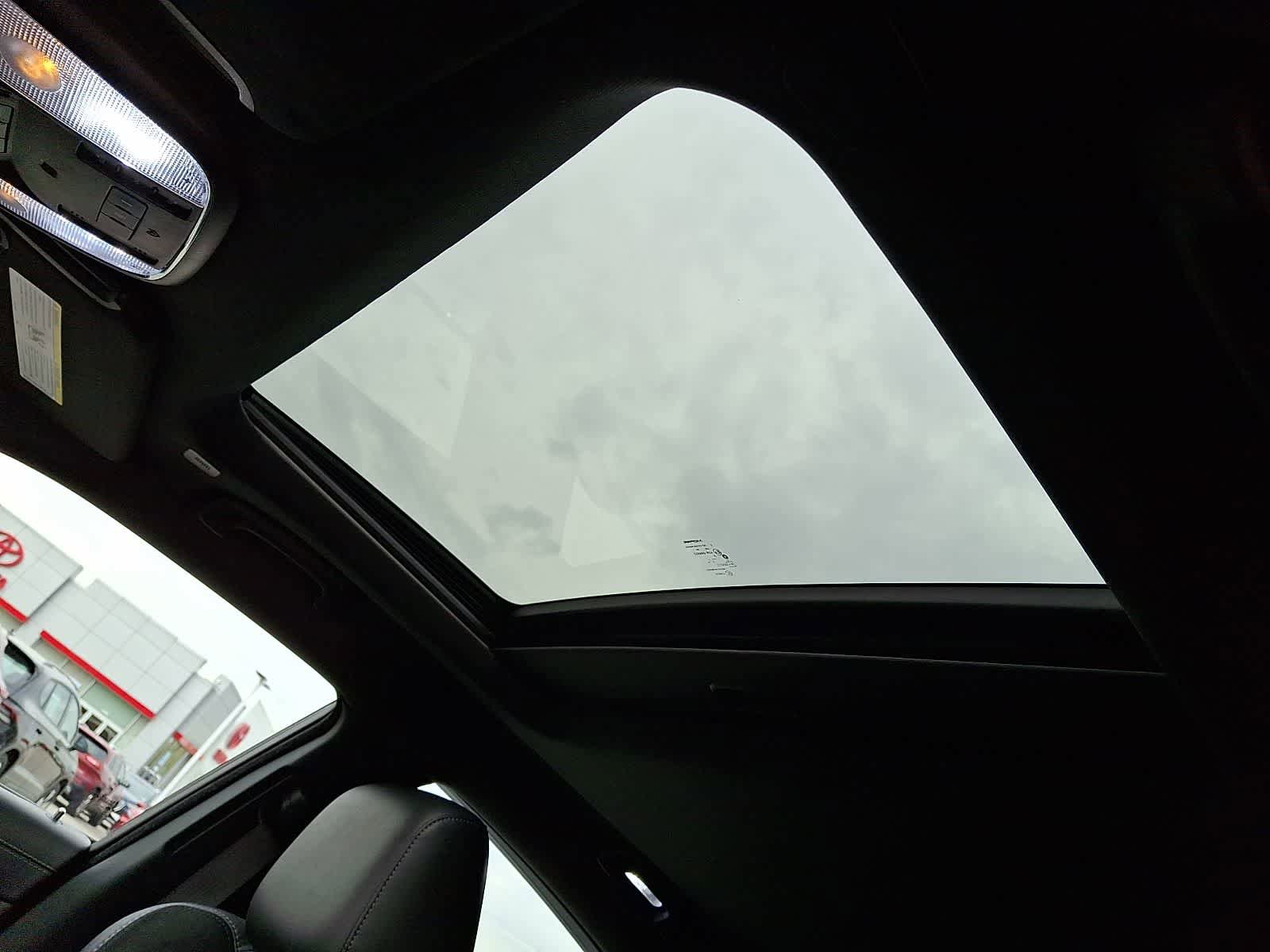 Used 2022 Dodge Charger Scat Pack RWD image 16