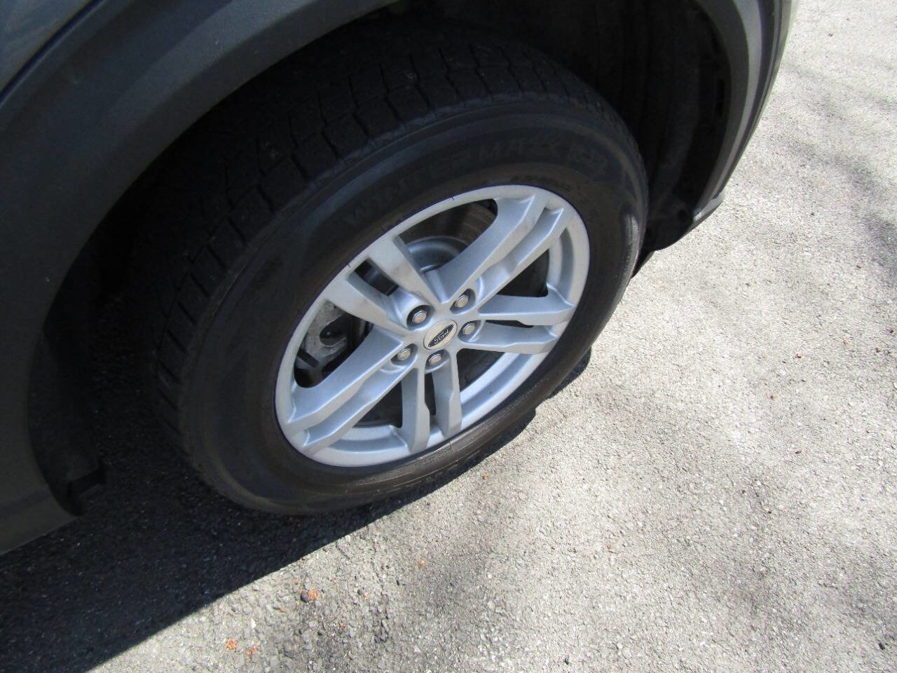 Used 2022 Ford Explorer XLT AWD/4WD image 37