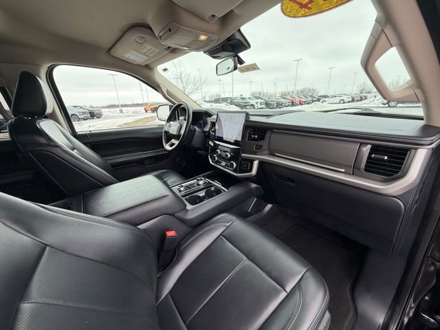 Used 2024 Ford Expedition Max XLT image 23
