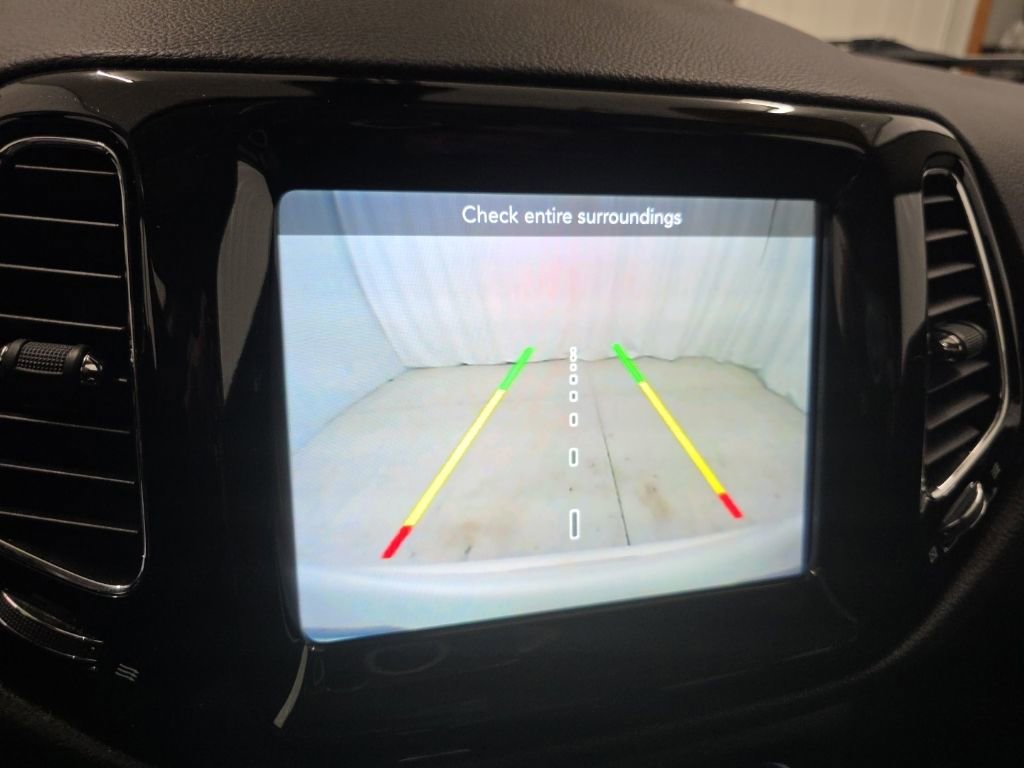 Used 2018 Jeep Compass Limited AWD/4WD image 21