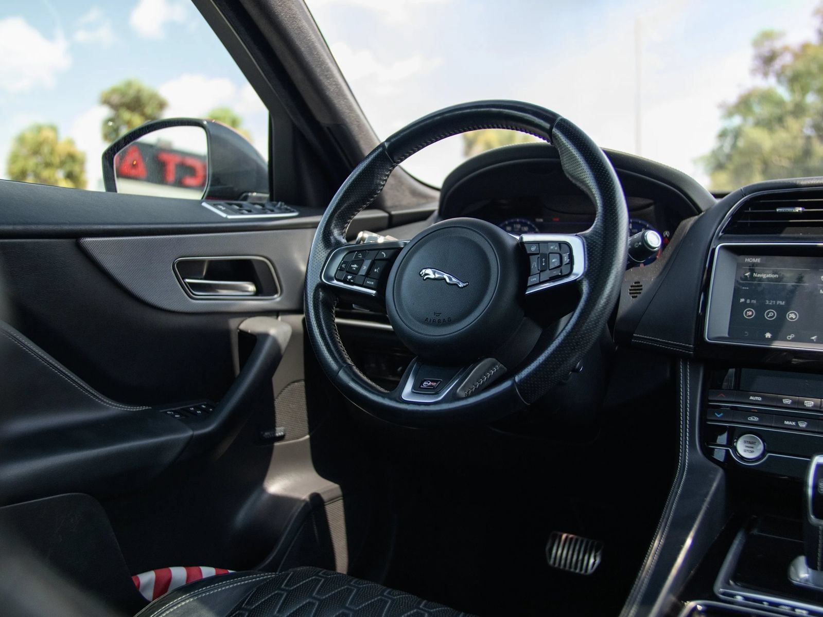 Used 2020 Jaguar F-PACE SVR AWD/4WD image 36