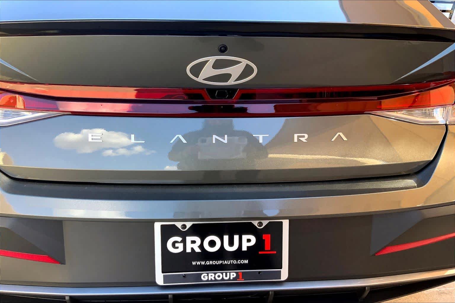 New 2026 Hyundai Elantra SEL Sport FWD image 14