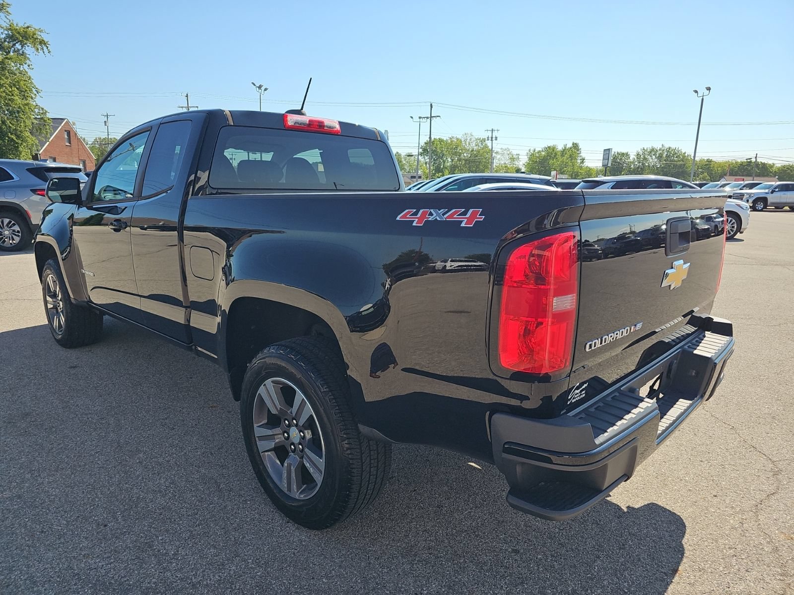 Used 2018 Chevrolet Colorado W/T w/ Custom Special Edition AWD/4WD image 5