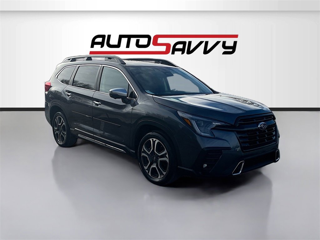 Used 2023 Subaru Ascent Touring image 1