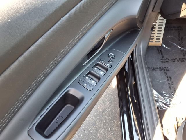 Certified 2025 Hyundai Elantra Sport FWD image 14