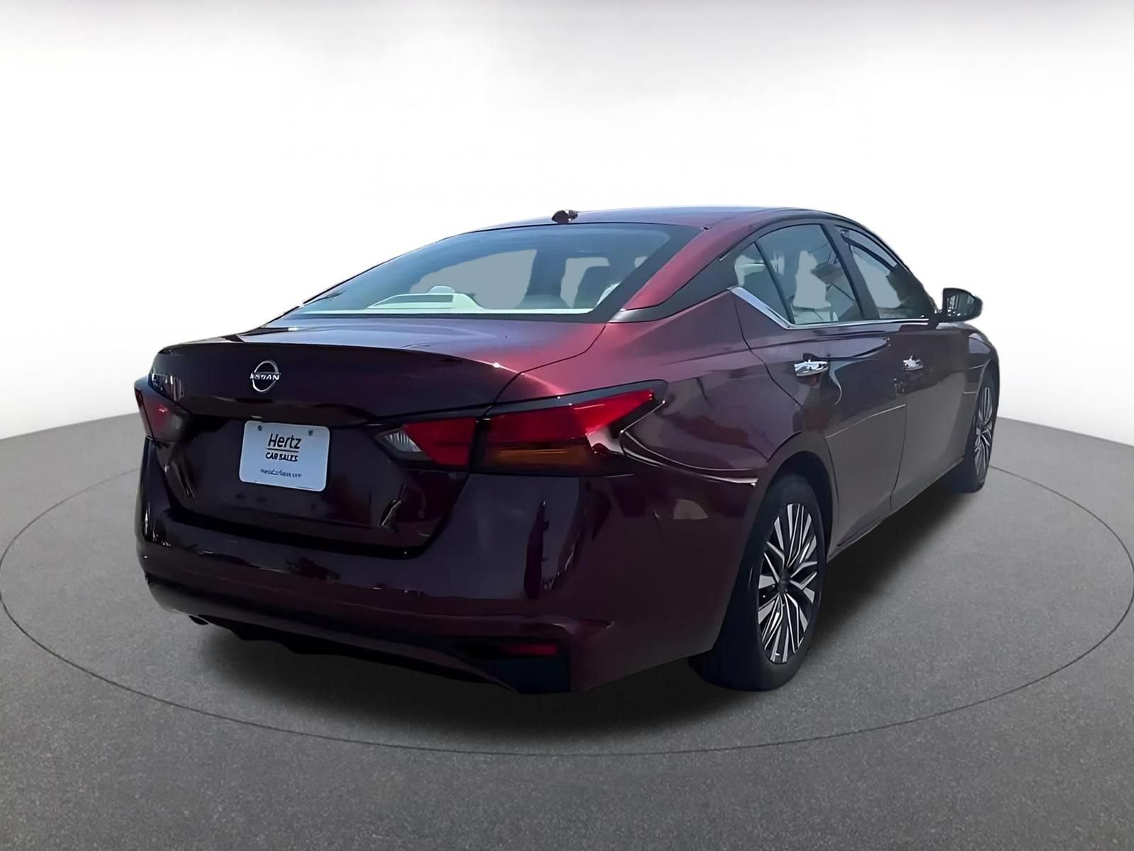 Used 2025 Nissan Altima 2.5 SV FWD image 15