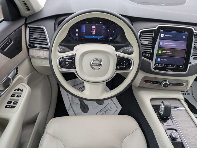 Used 2023 Volvo XC90 B6 Plus image 13