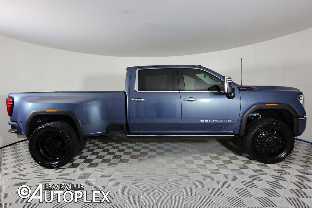 Used 2025 GMC Sierra 3500 Denali Ultimate AWD/4WD image 4