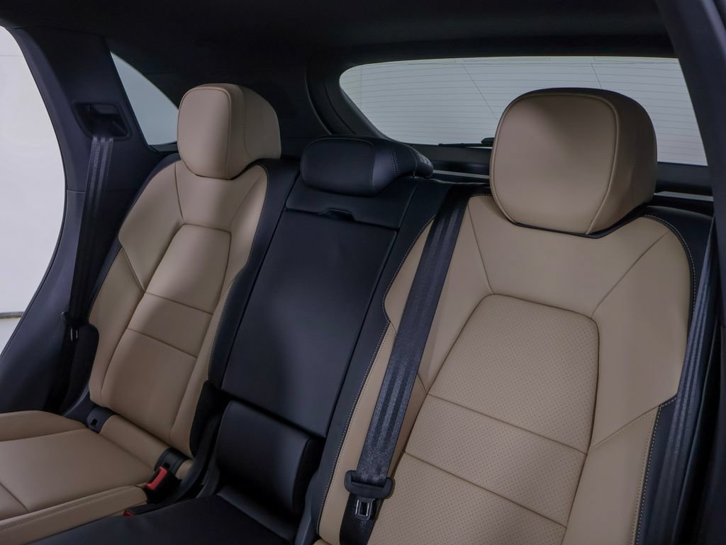 New 2026 Porsche Cayenne E-Hybrid AWD/4WD image 12
