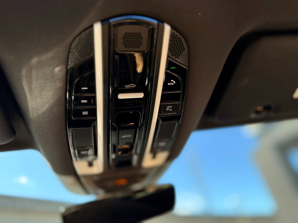 Used 2019 Porsche Cayenne image 31