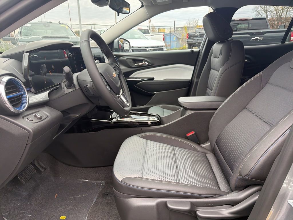 New 2026 Chevrolet Trax LT w/ Driver Confidence Package image 17