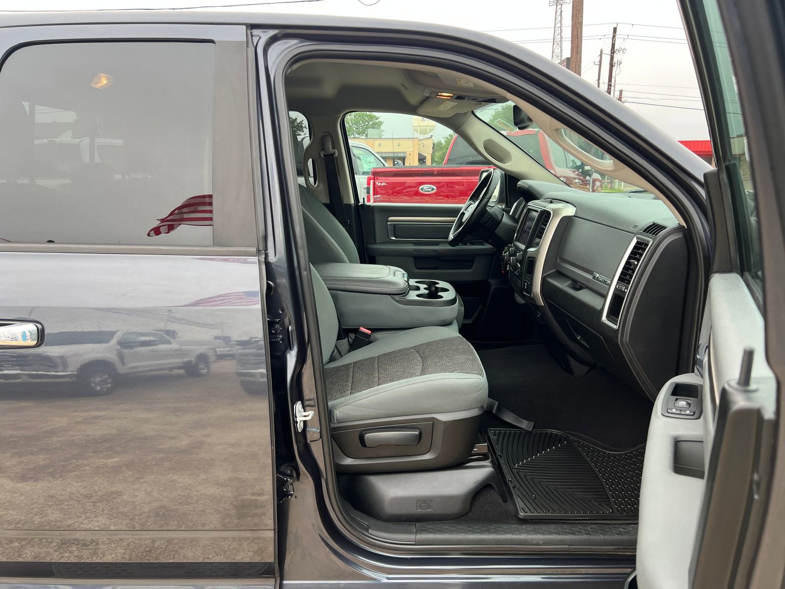 Used 2018 RAM 1500 Big Horn RWD image 9