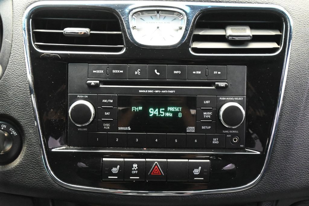 Used 2013 Chrysler 200 Limited FWD image 18