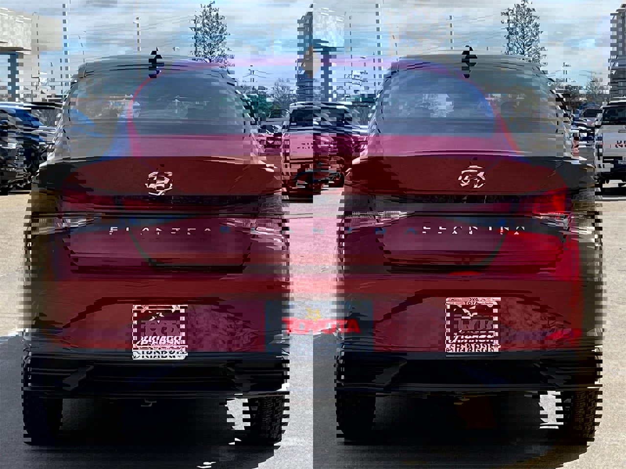 Used 2023 Hyundai Elantra SEL w/ Convenience Package image 5