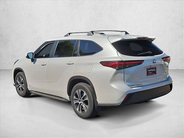 Used 2023 Toyota Highlander XLE AWD/4WD image 9