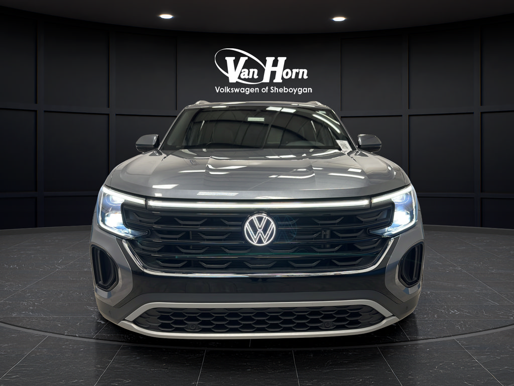 Used 2024 Volkswagen Atlas Cross Sport SE w/ Black Wheel Package AWD/4WD image 2