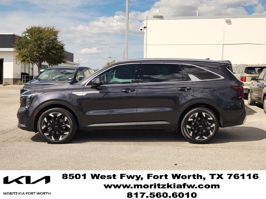 Certified 2025 Kia Sorento EX FWD image 4
