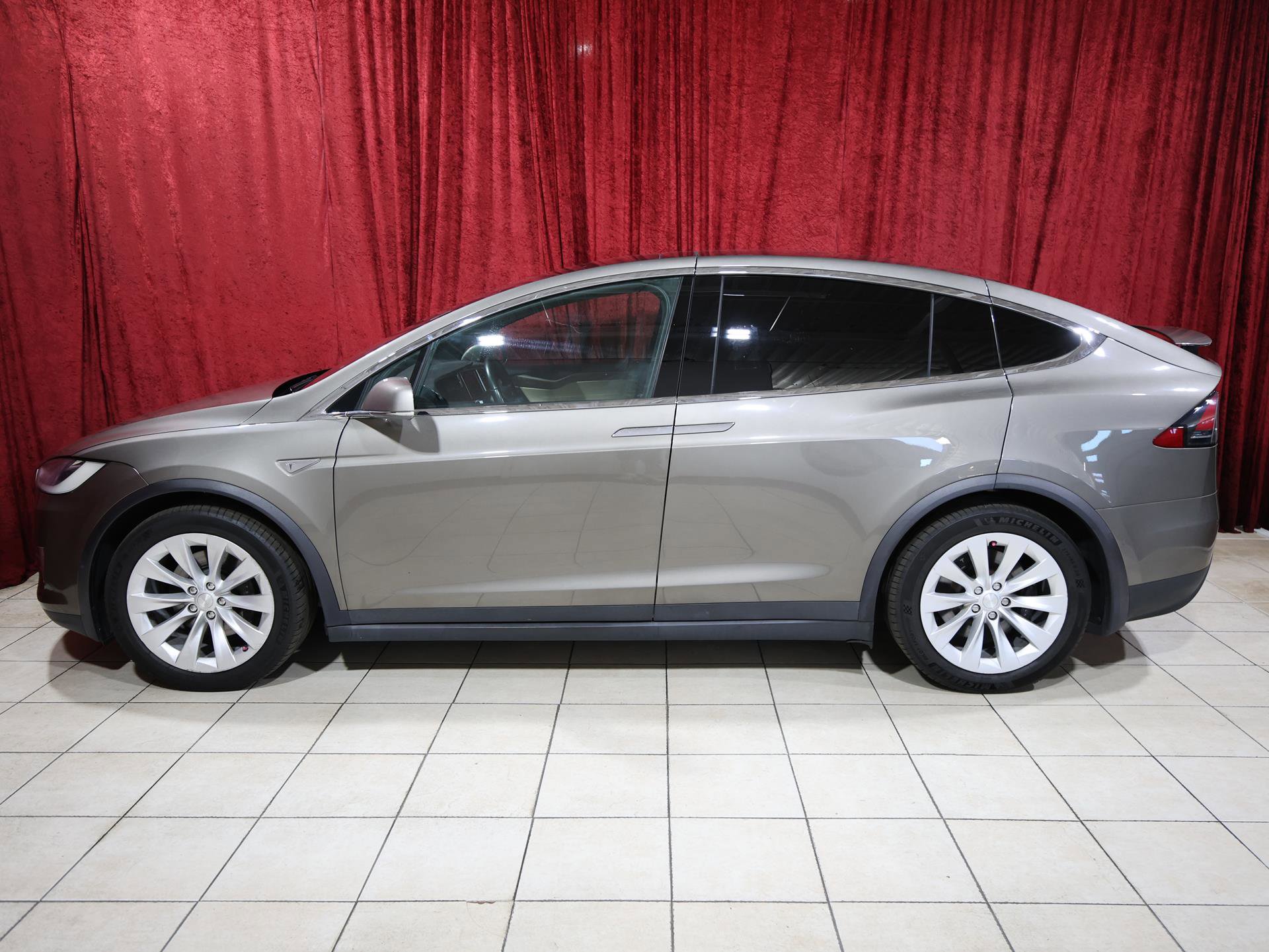 Used 2016 Tesla Model X 90D AWD/4WD image 4