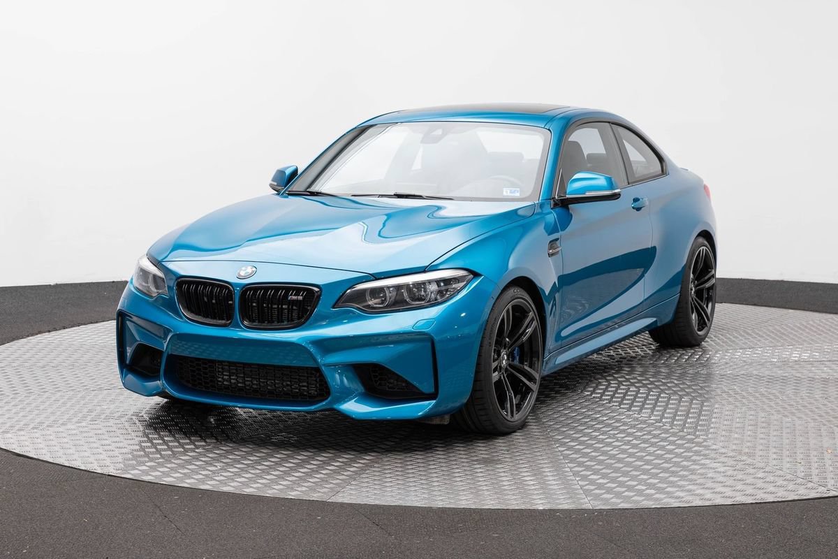 Used 2018 BMW M2 RWD image 2