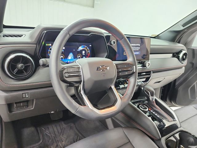 Used 2025 Chevrolet Colorado Z71 w/ Technology Package AWD/4WD image 18