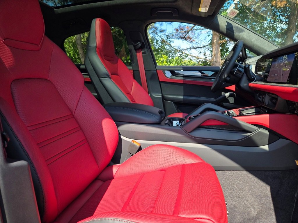 New 2026 Porsche Cayenne GTS image 36