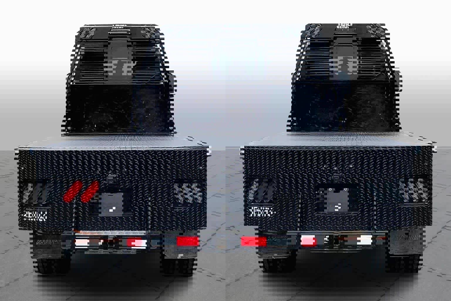 Used 2023 Ford F550 4x4 Crew Cab Super Duty image 4