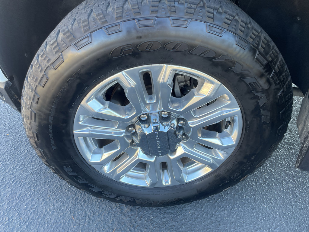 Used 2023 GMC Sierra 2500 Denali image 9