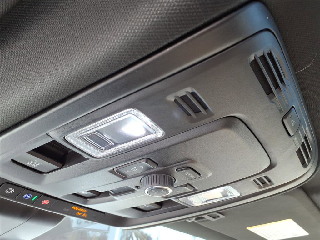 Used 2025 GMC Yukon Denali Ultimate w/ LPO, Floor Liner Package image 28