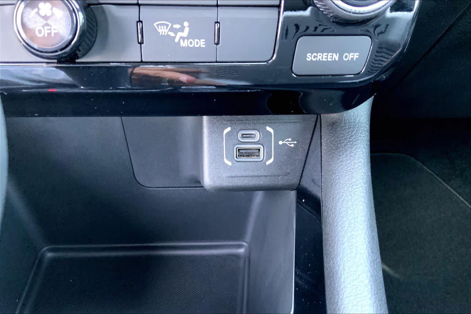 New 2026 Jeep Compass Latitude AWD/4WD image 16