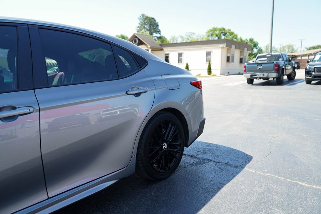 Used 2025 Toyota Camry SE w/ Convenience Package FWD image 21
