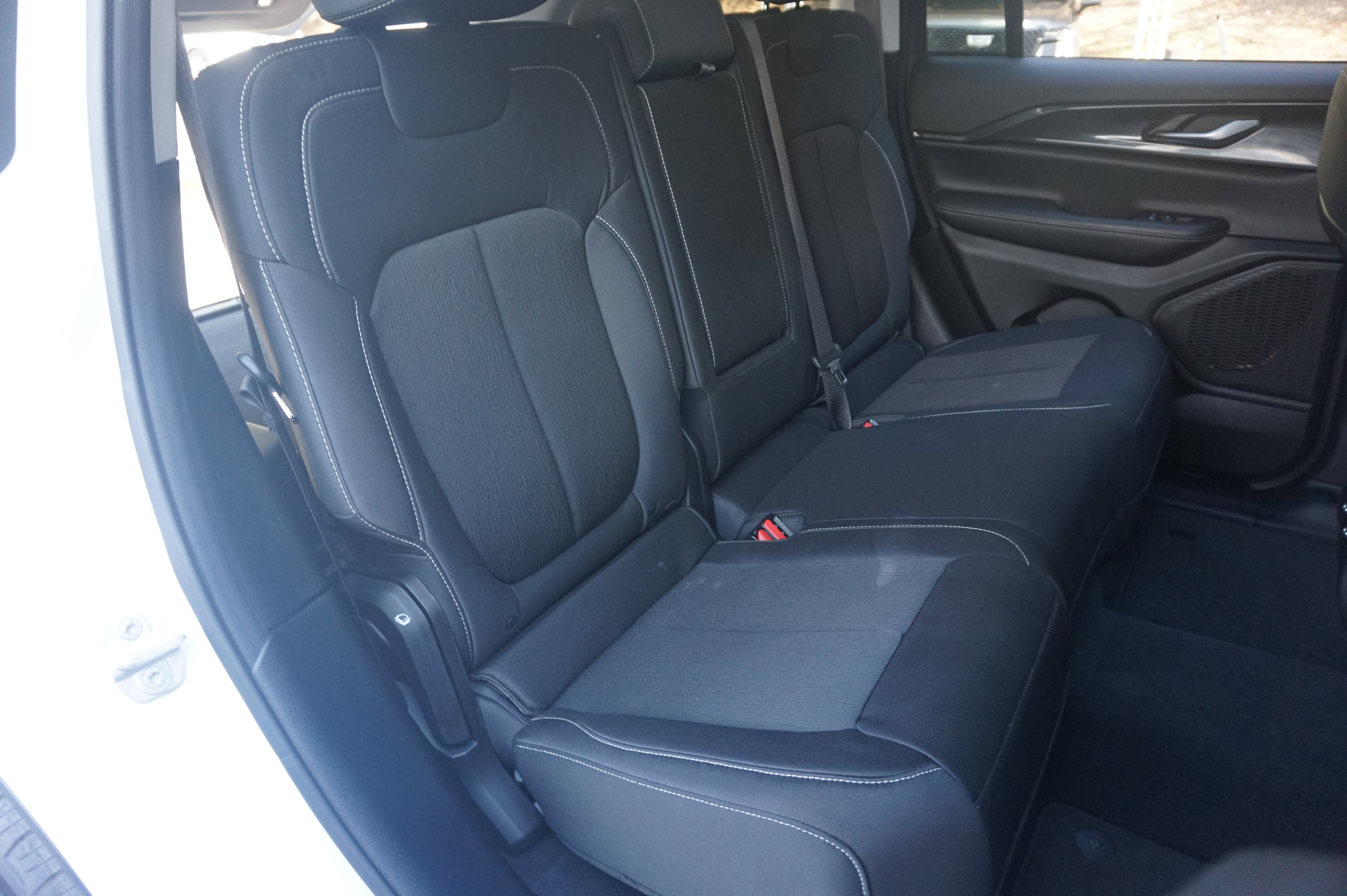 Used 2023 Jeep Grand Cherokee Laredo w/ Luxury Tech Group I image 21