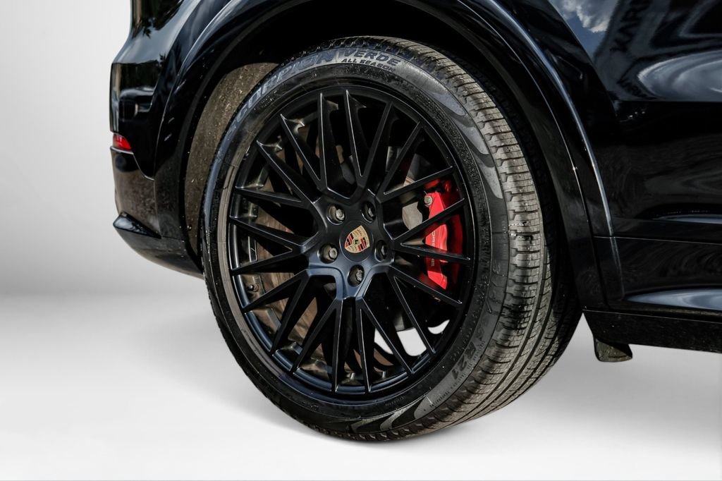 Used 2022 Porsche Cayenne GTS AWD/4WD image 65