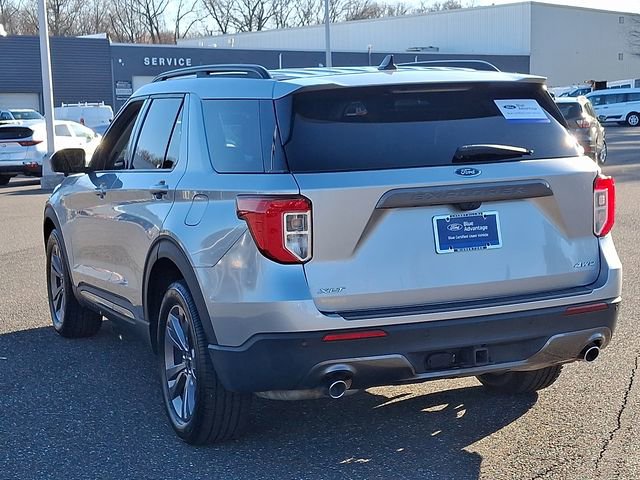 Certified 2022 Ford Explorer XLT w/ Equipment Group 202A AWD/4WD image 4