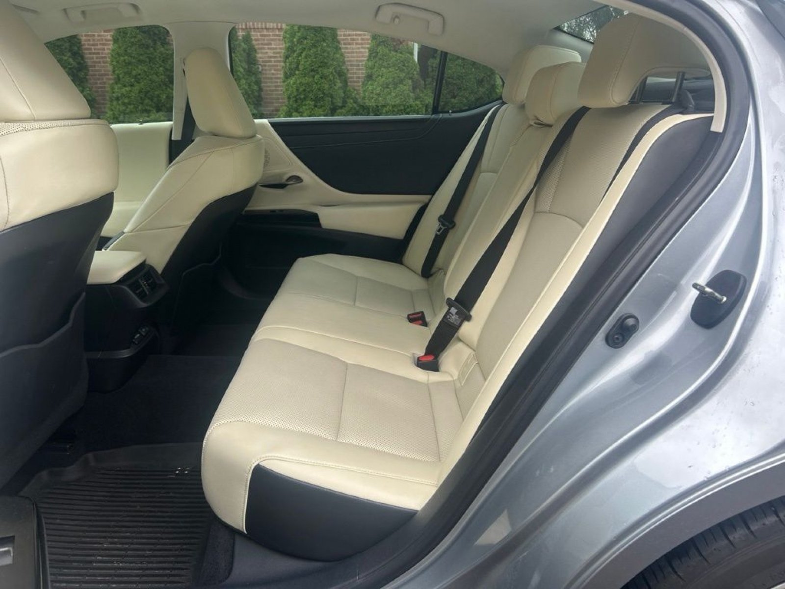 Used 2022 Lexus ES 250 w/ Premium Package AWD/4WD image 6