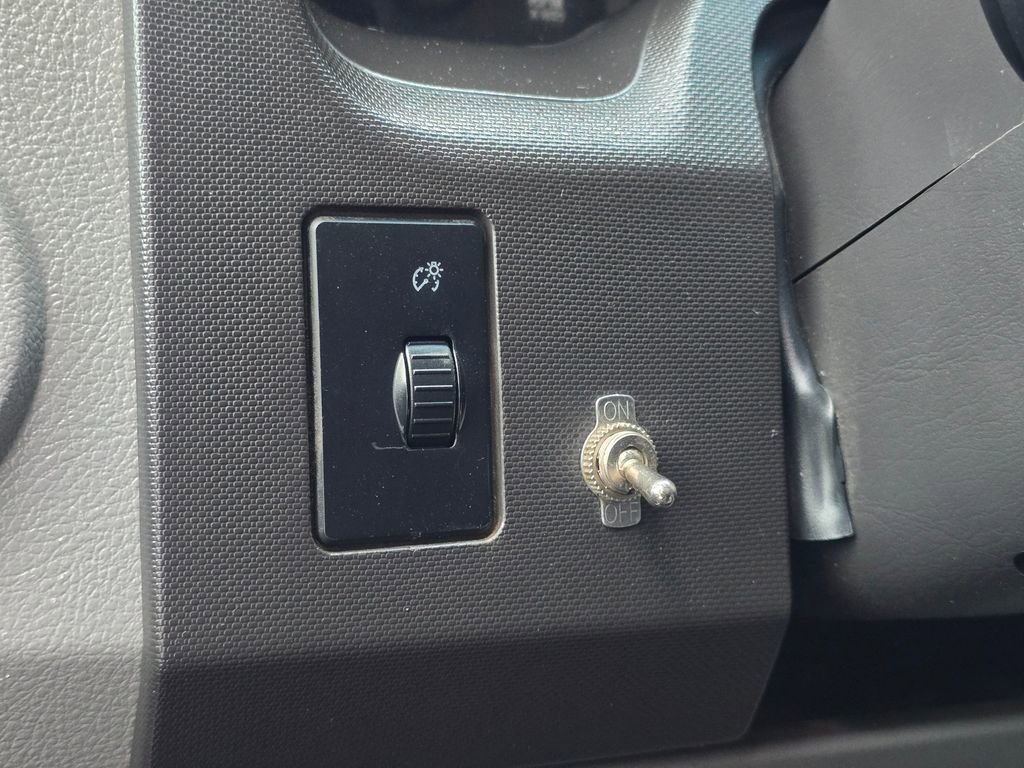 Used 2017 Ford E-450 and Econoline 450 Super Duty w/ Power Windows & Locks Group image 33