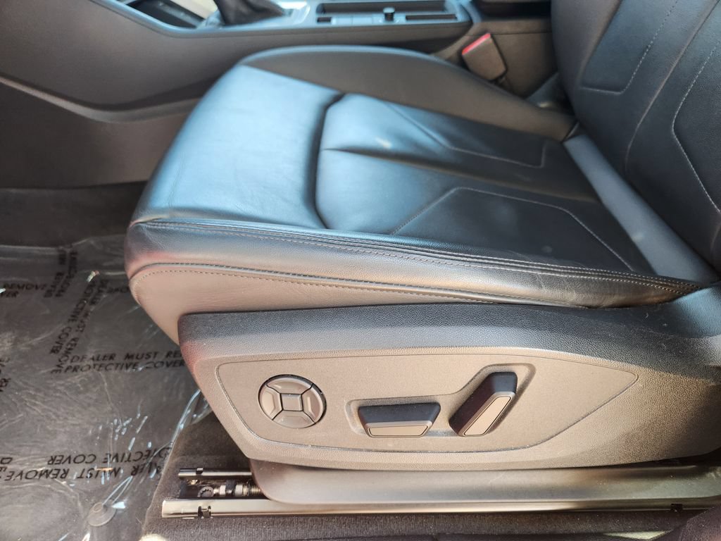 Used 2025 Audi Q3 2.0T Premium AWD/4WD image 14