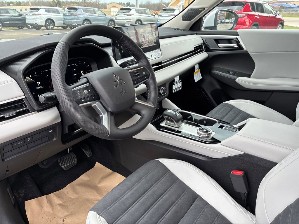 New 2026 Mitsubishi Outlander SE image 15